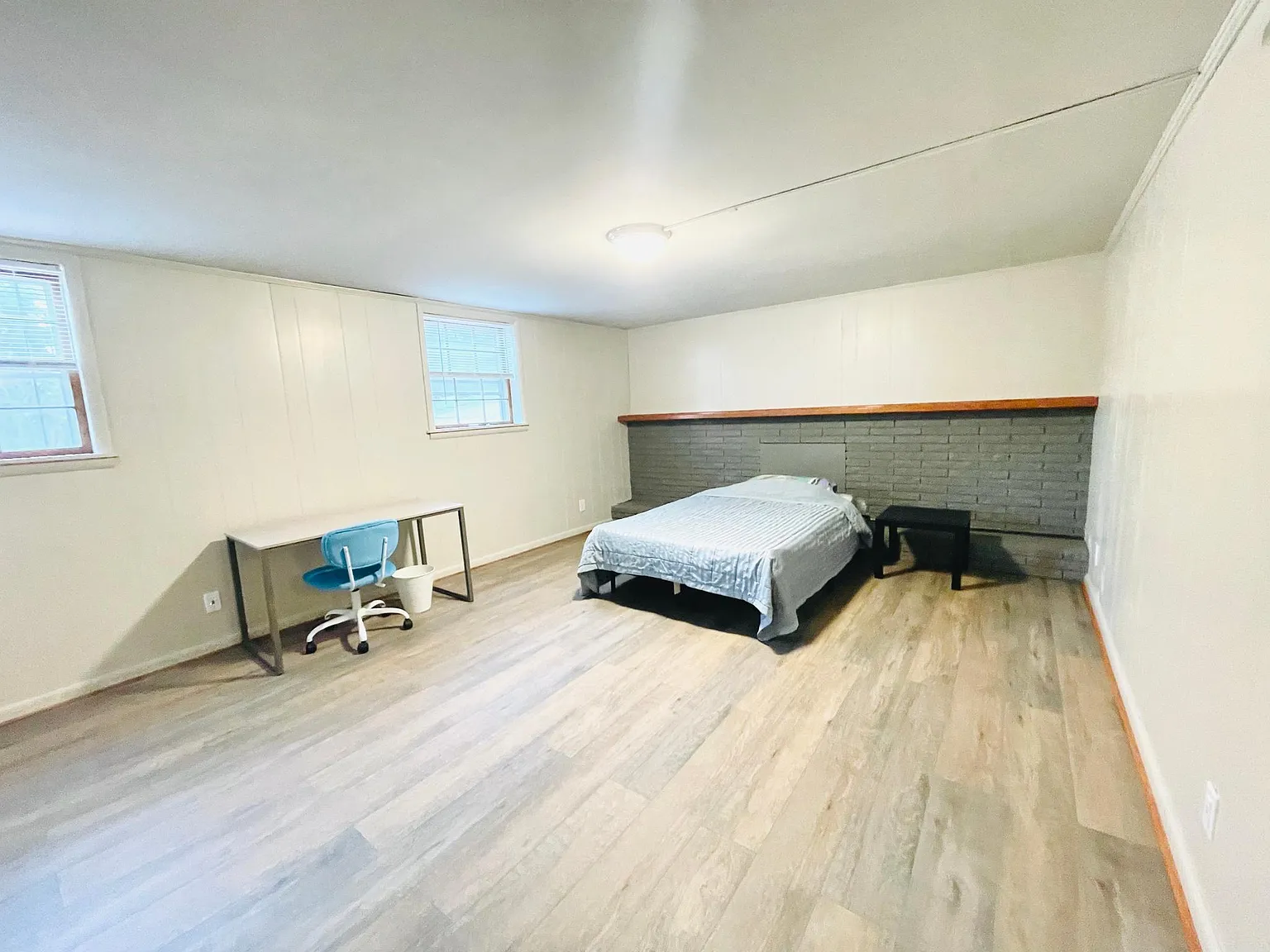 1 bed, 3000 sqft, $500 — Photo 3