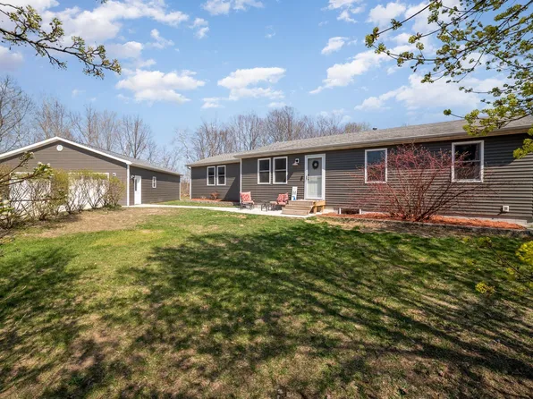 2014 Seabury Cir, Weidman, MI 48893