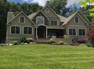 24 N May Pl, Nanuet, NY 10954