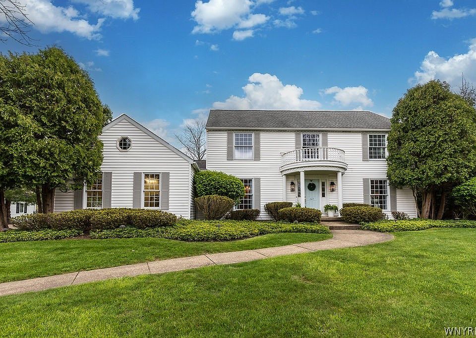 1st image of 7 Fox Chapel Dr