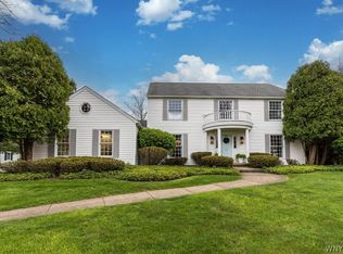 7 Fox Chapel Dr, Orchard Park, NY 14127