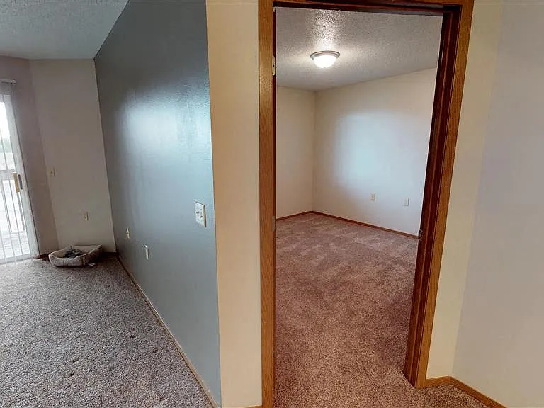 Oxbow Park Apartments — Photo 35