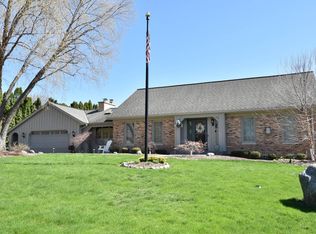 3060 San Marcos Dr, Brookfield, WI 53005