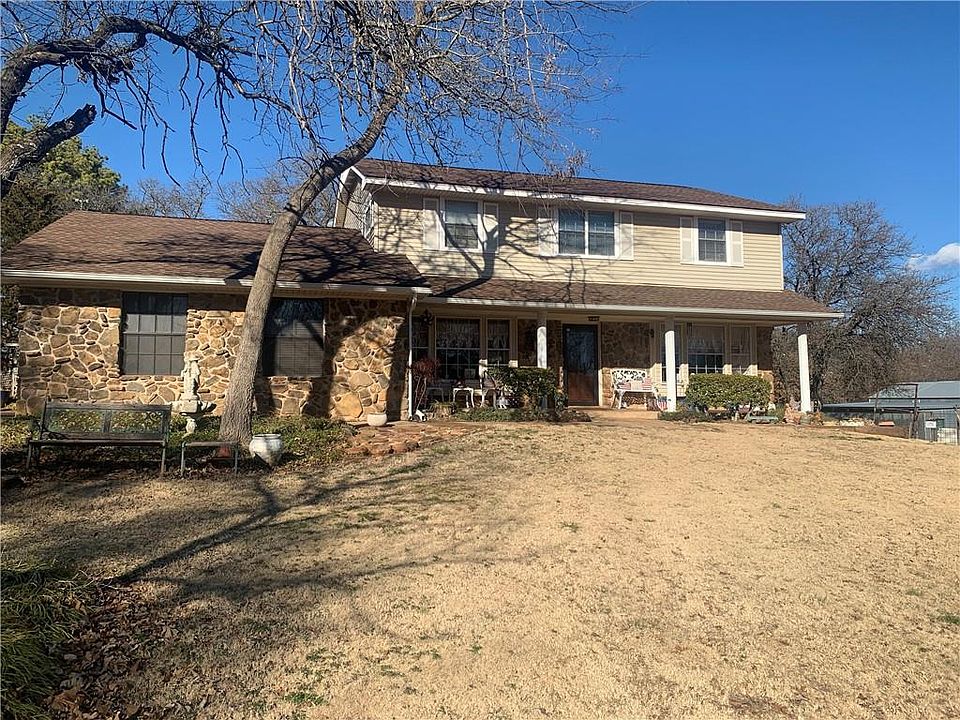 1st image of 307 Hoffman Dr