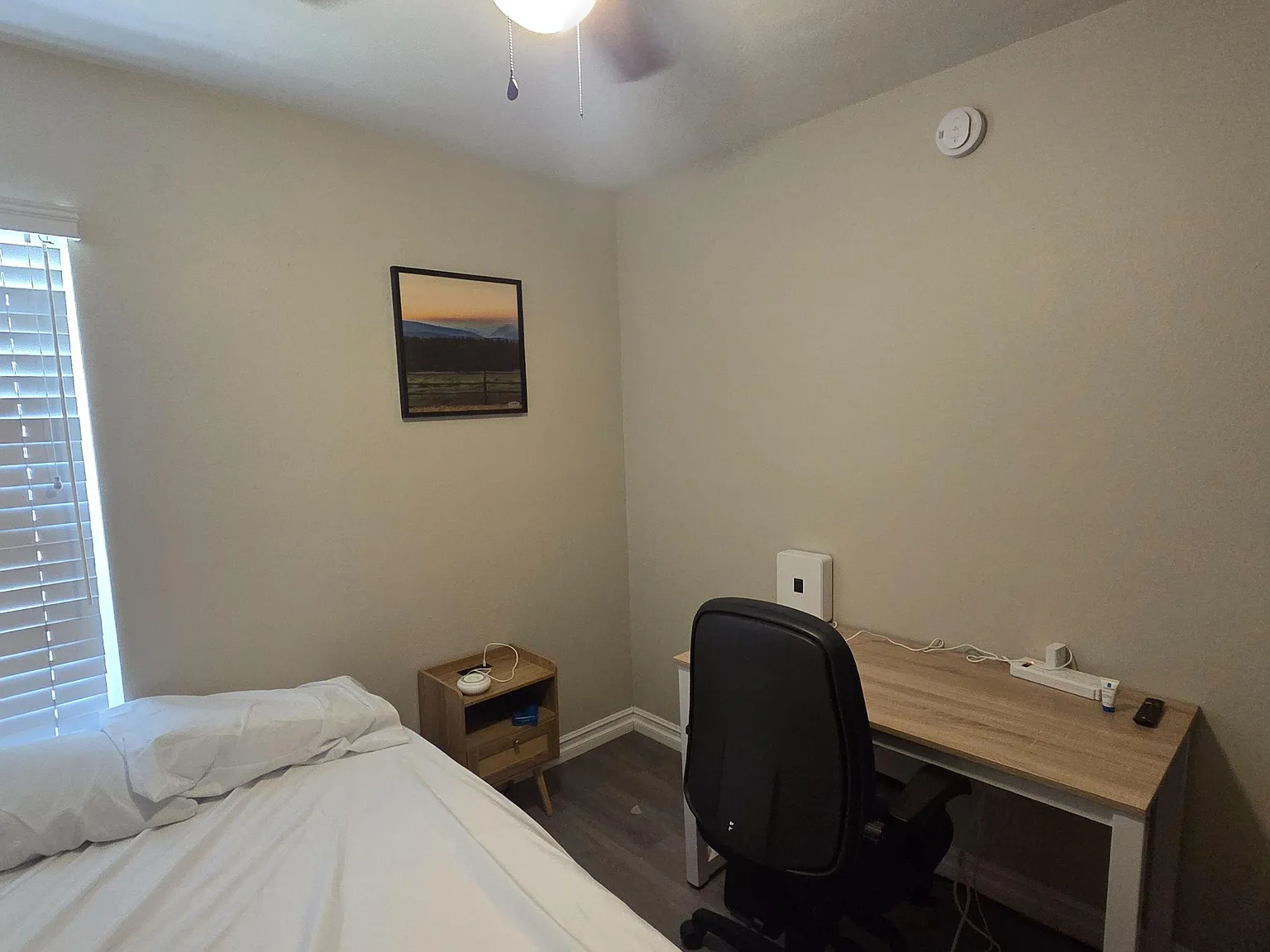 1 bed, 1.0 bath, 1322 sqft, $1,364 — Photo 3