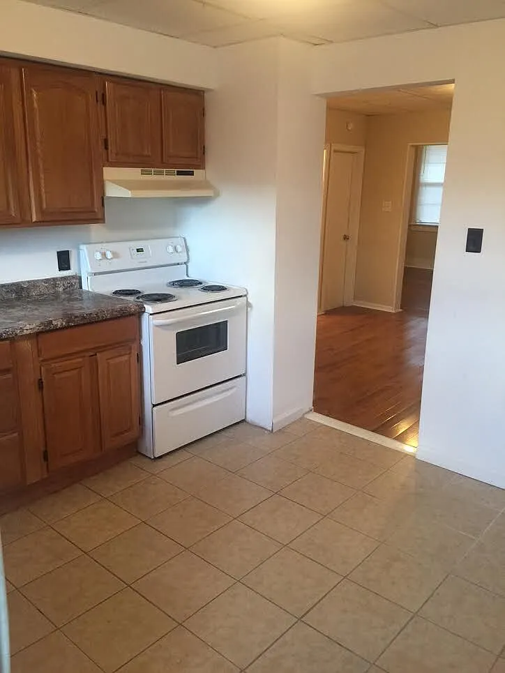 1120 Cedar - First... — Photo 1