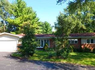 8728 Richardson Rd, Spring Grove, IL 60081