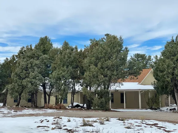 19 Nizhoni Ln, Tijeras, NM 87059