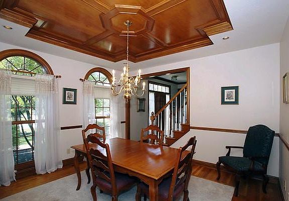3rd image of 2919 Sandhurst Dr