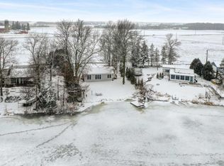 4313 W Lake Dr, Manitowoc, WI 54220