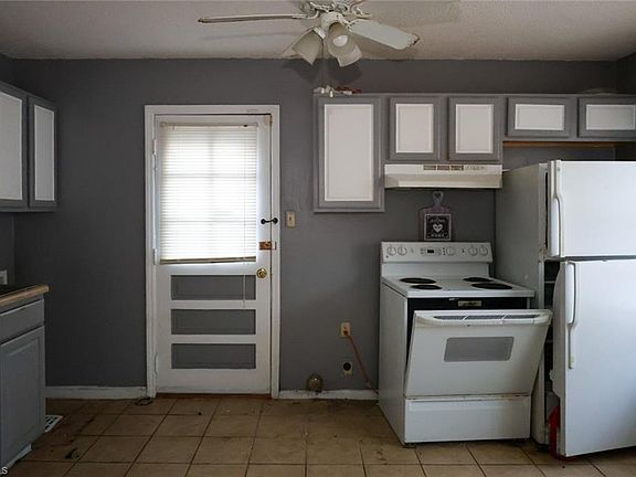 5th image of 3506 Four Seasons Dr