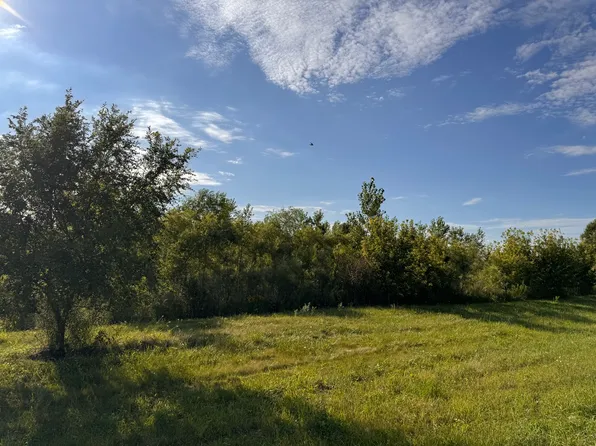 1917 N Queen Anne Rd, Woodstock, IL 60098