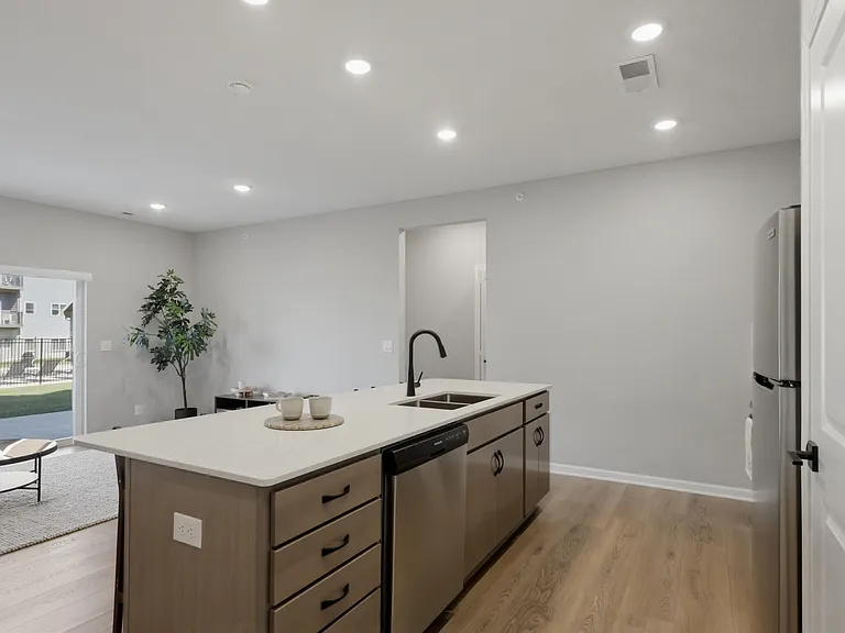 The Creek Apartments — Photo 17