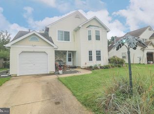 410 Farmhouse Ln, Mount Laurel, NJ 08054