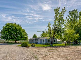 586 E Allen Rd, Sunnyside, WA 98944