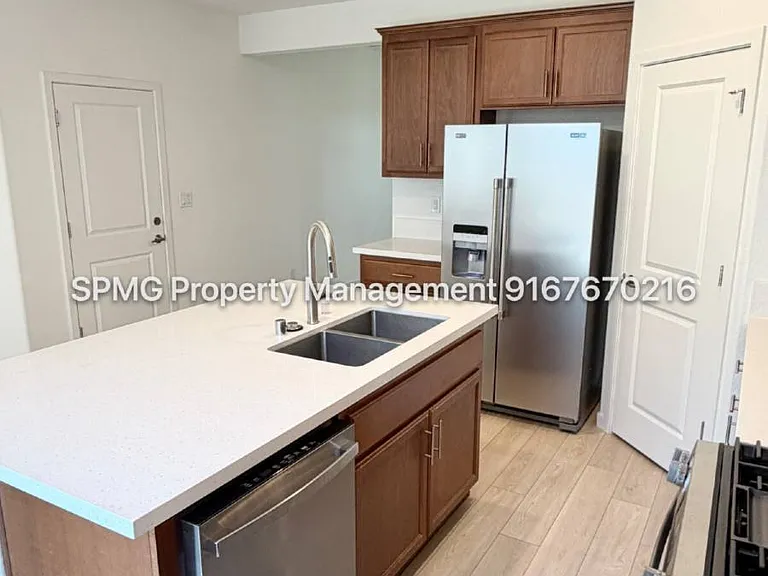 3609 Silver Pine Ln — Photo 8