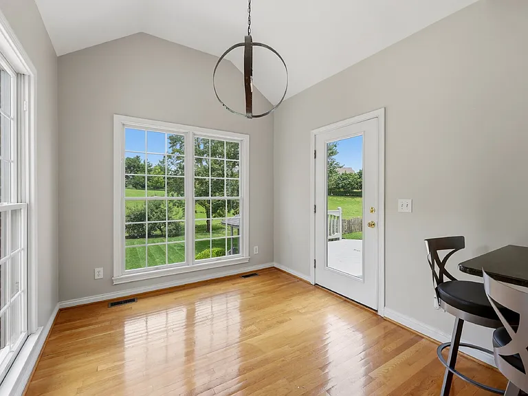 3237 Mantilla Dr — Photo 28
