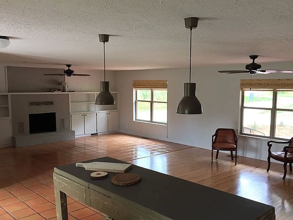 2nd image of 1249 Stratton Rd