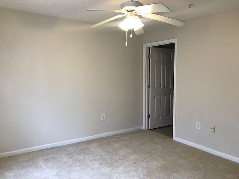 1385 S Donahue Dr #1-102 — Photo 4