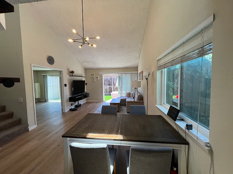 39601 Fremont Blvd — Photo 1