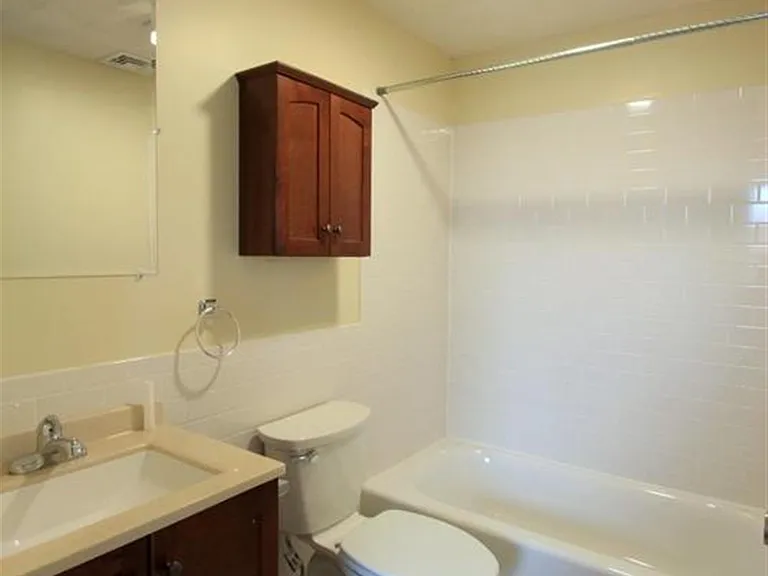 4 Douglass St #3 — Photo 12