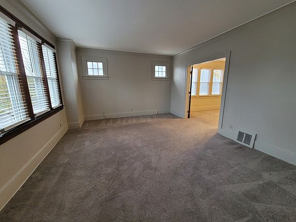 4th image of 1308 Beaconsfield Ave #11293939