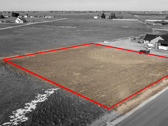 2nd image of 33 Skyline Dr