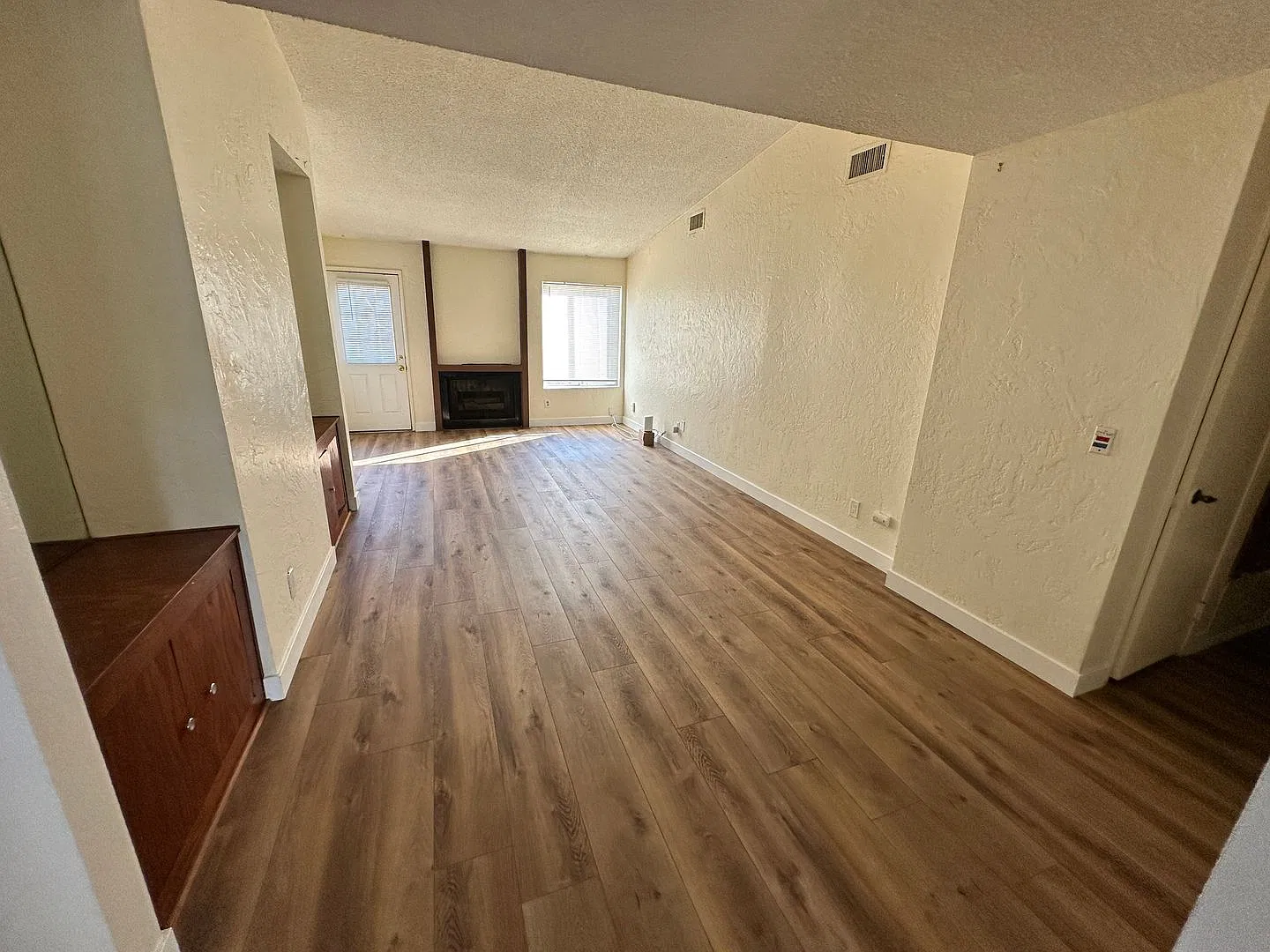 5BD/2BA, Huge Yard! — Photo 1