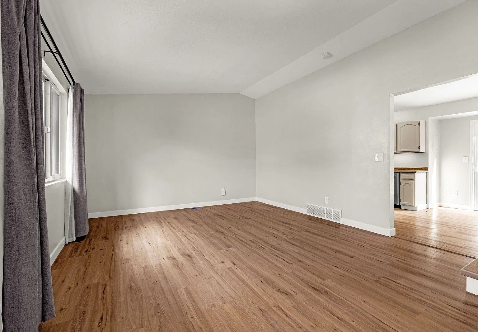 3 bed, 2.0 bath, 1666 sqft, $2,200 — Photo 4