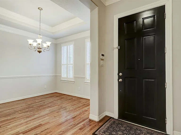 1302 W Park At Shady Villa — Photo 2