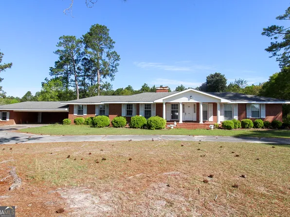 203 1st St E, Arabi, GA 31712