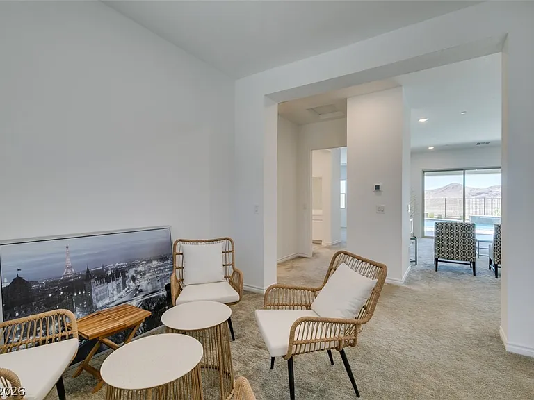988 Edinburgh Fields Ct — Photo 8