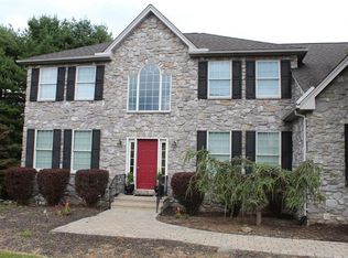 5507 Bridle Rd, Stroudsburg, PA 18360