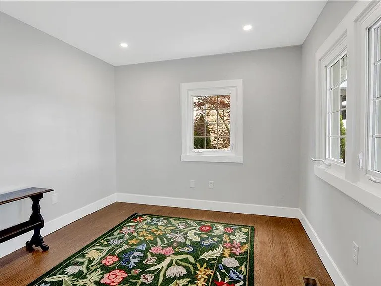 46 Sycamore Rd — Photo 16