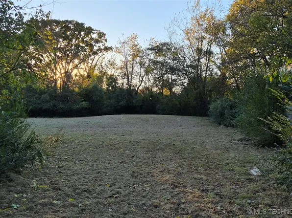 803 S 5th St, Jay, OK 74346