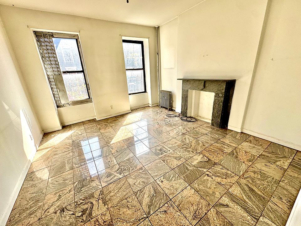 1st image of 355 W 47th St APT 4FW