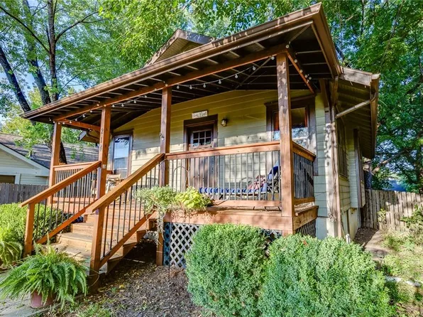 214 Alabama St, Lawrence, KS 66044