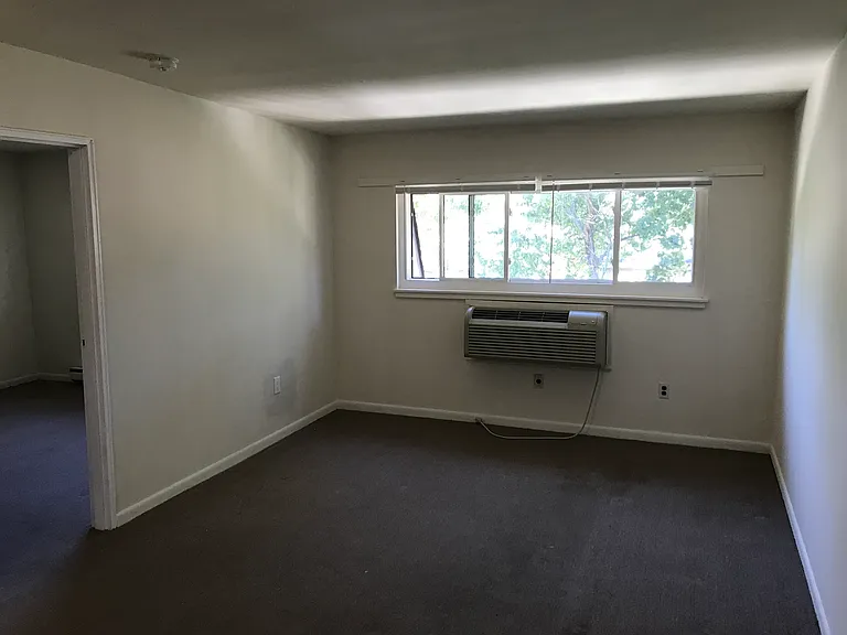 156 W Cedar St #29 — Photo 3