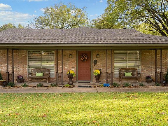 3rd image of 3717 Lawndale Ave