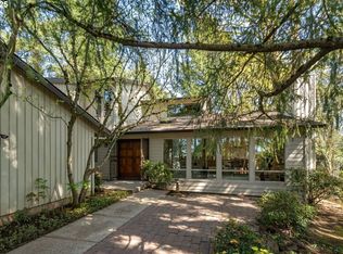 2748 SW 84th Pl, Portland, OR 97225