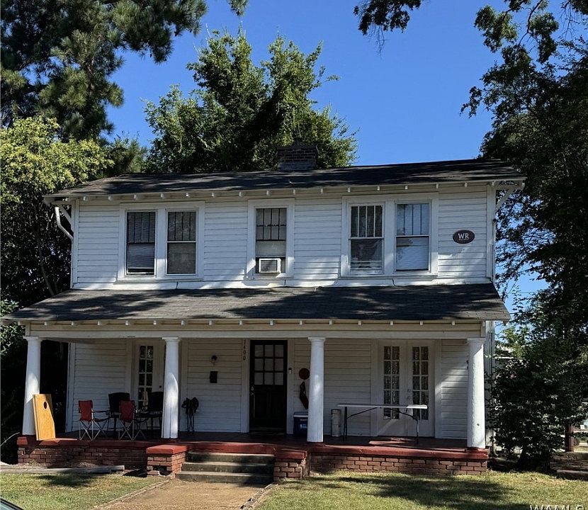 1st image of 1400 Caplewood Dr