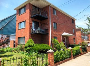 42-40 164th St #2, Flushing, NY 11358