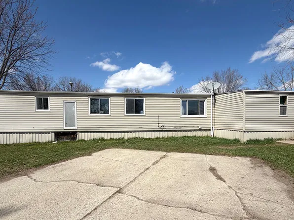 130 Northland Est, Jamestown, ND 58401