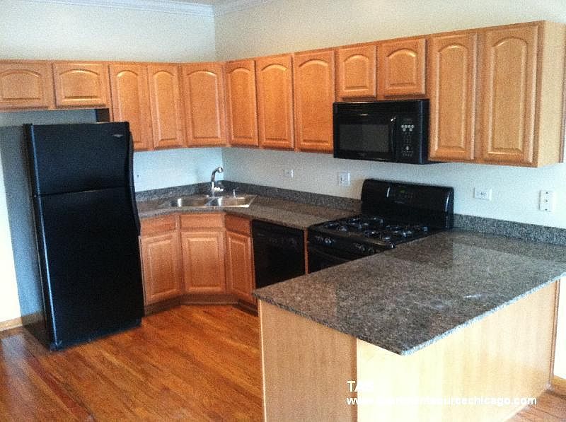 1st image of 907 W Belmont Ave APT 2R