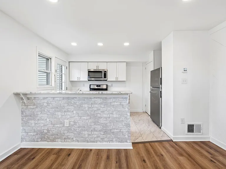 519 Vine St — Photo 8
