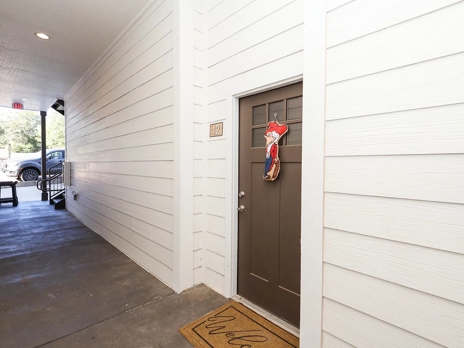 3 bed, 1200 sqft, $3,150 — Photo 2