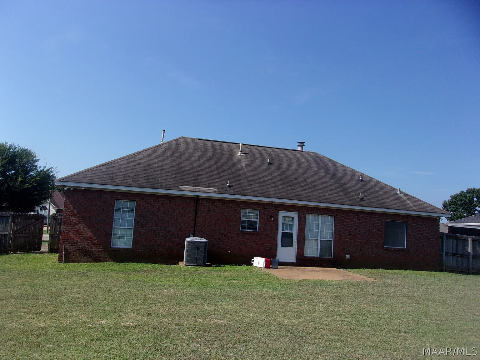 4 bed, 2.0 bath, 1621 sqft, $1,650 — Photo 4