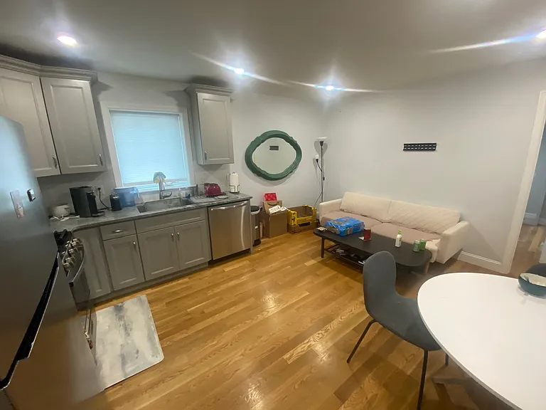 41 Horace St — Photo 16