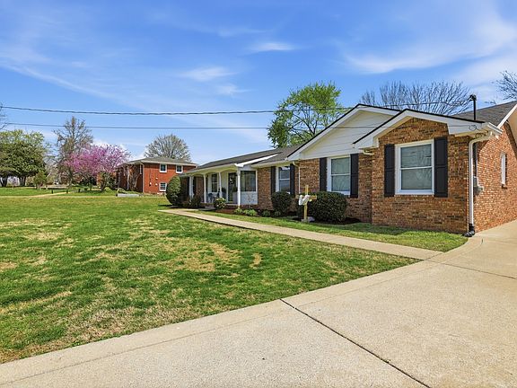 2nd image of 133 Chiroc Rd