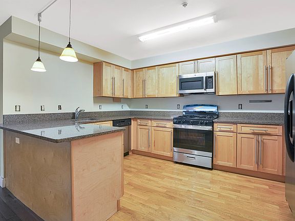 4th image of 5711 Jefferson St APT 302